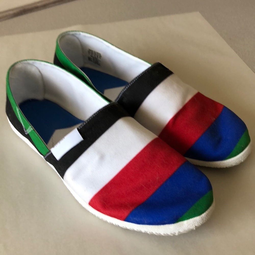 Men’s Adidas canvas shoe size 10 (but really 11)